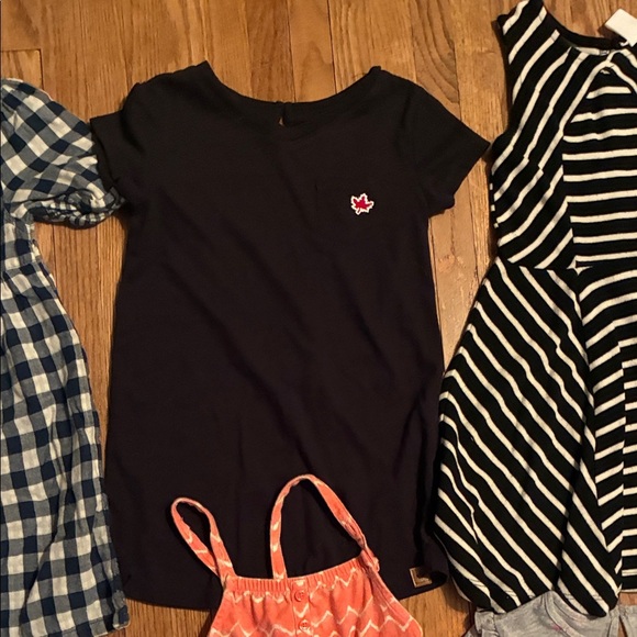 Assorted Kids Casual Clothes. 3 dresses, 1 romper, 1 legging and one tee - Picture 4 of 13